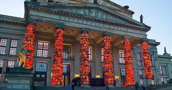 Chinese Artist Covers Berlin's Konzerthaus With 14,000 Refugee Life Jackets