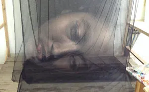 Thai Artist Creates 3D Art By Painting Layers Of Thread And Netting