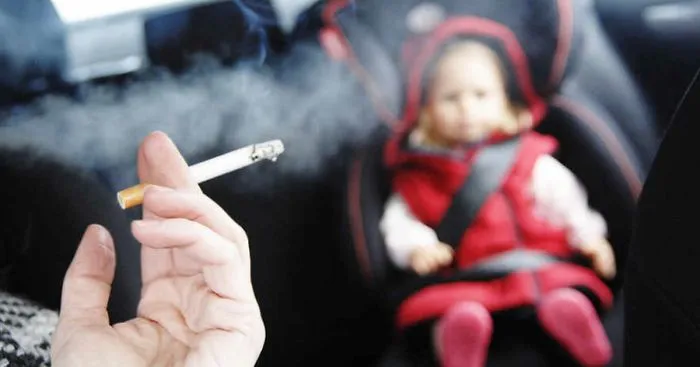 Drivers Might Be Fined For Smoking With Kids In Car