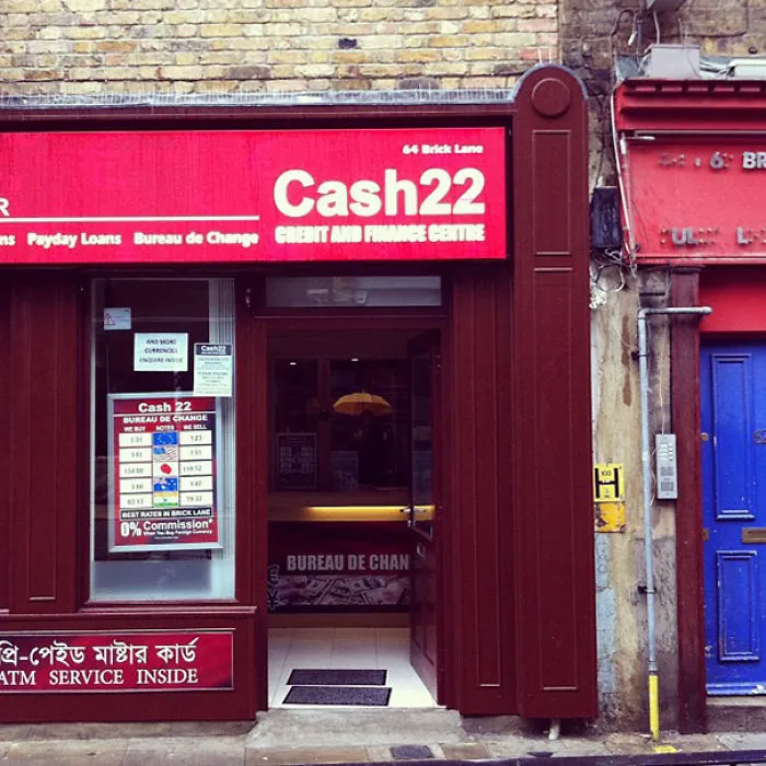Credit and finance centre sign ‘Cash22’