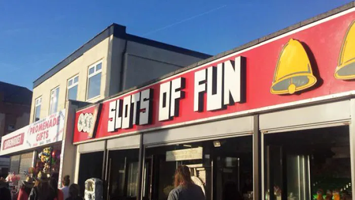 Shop sign ‘SLOTS OF FUN’