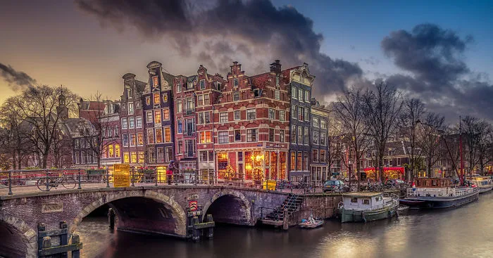 Take A Breath Of The Old Days By Looking At My Photos Of Amsterdam At Night