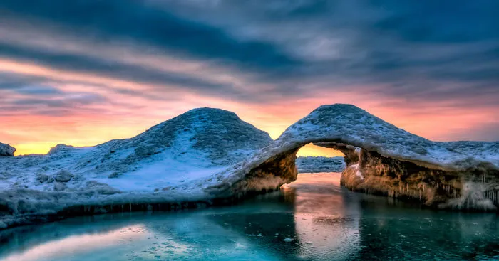 I Captured Breathtaking Ice Formations On The Northern Shores Of Lake Erie