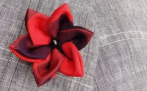 I Make Japanese Style Fabric Flower Lapel Pins For Stylish Dressers