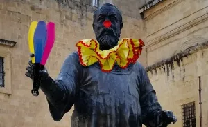 I Turn Boring Monuments Into Clowns