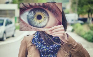 Look Into My Eyes: I Photograph Unique Patterns Of People's Eyes