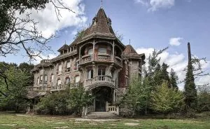 My Pictures Of Abandoned Places Show The True Beauty In Decay