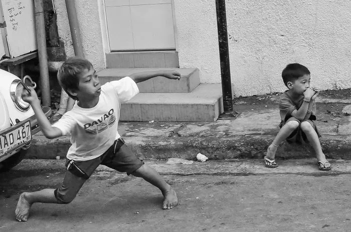 I Shoot People In The Street And Like To Watch Their Expressions Through My Camera