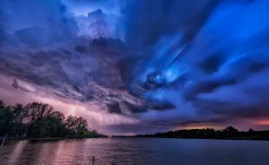 I Risk My Life To Be A Stormhunter