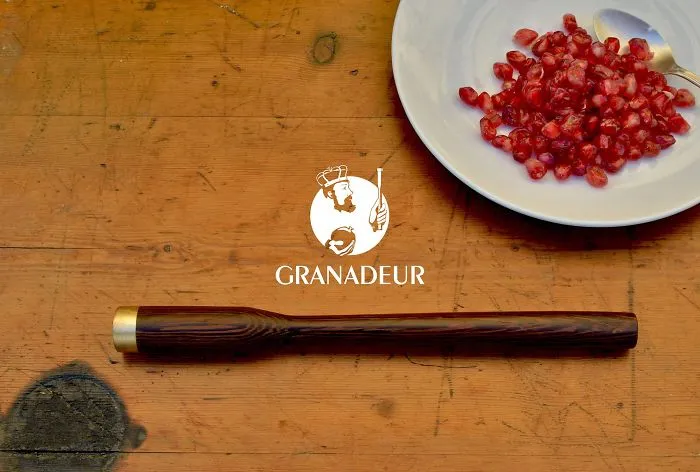 I Love Pomegranates - But How To Get The Seeds Out Of It?