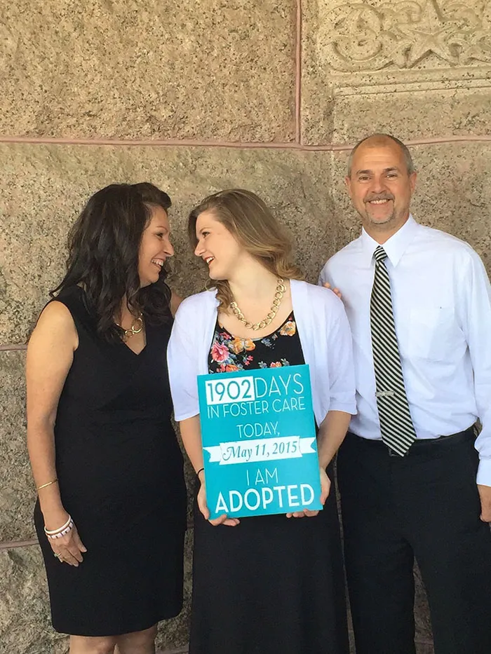 70 Heartwarming Pics Of Children Who Were Just Adopted