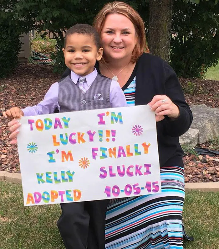70 Heartwarming Pics Of Children Who Were Just Adopted