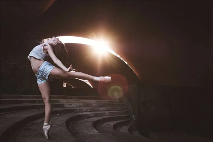 Ballet Dancers Practicing On The Streets Of Cuba (24 pics)