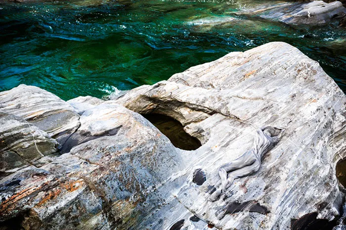 Can You Find The Artist In These Pictures? (40 Pics)