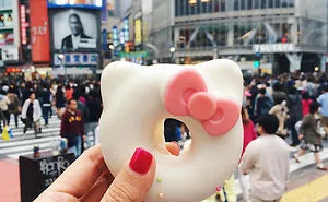 "Girl Eat World" Instagram Features The Tastiest Street Food From Around The World