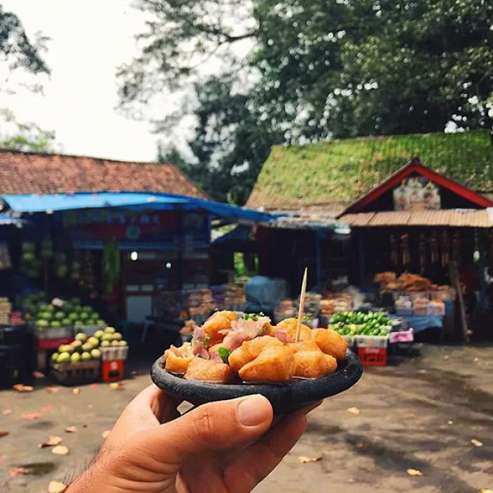 Tahu Gejrot, Indonesia