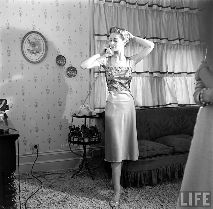 Women In 1940-1950s In Black And White Photos By Nina Leen