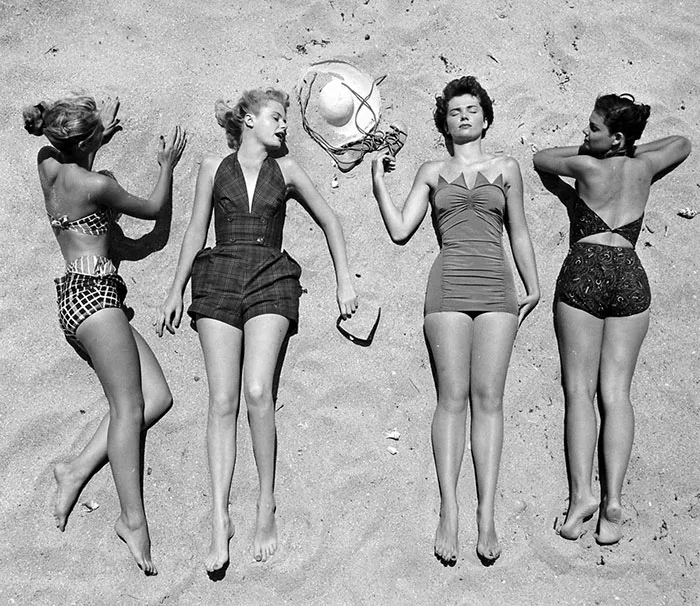 Women In 1940-1950s In Black And White Photos By Nina Leen