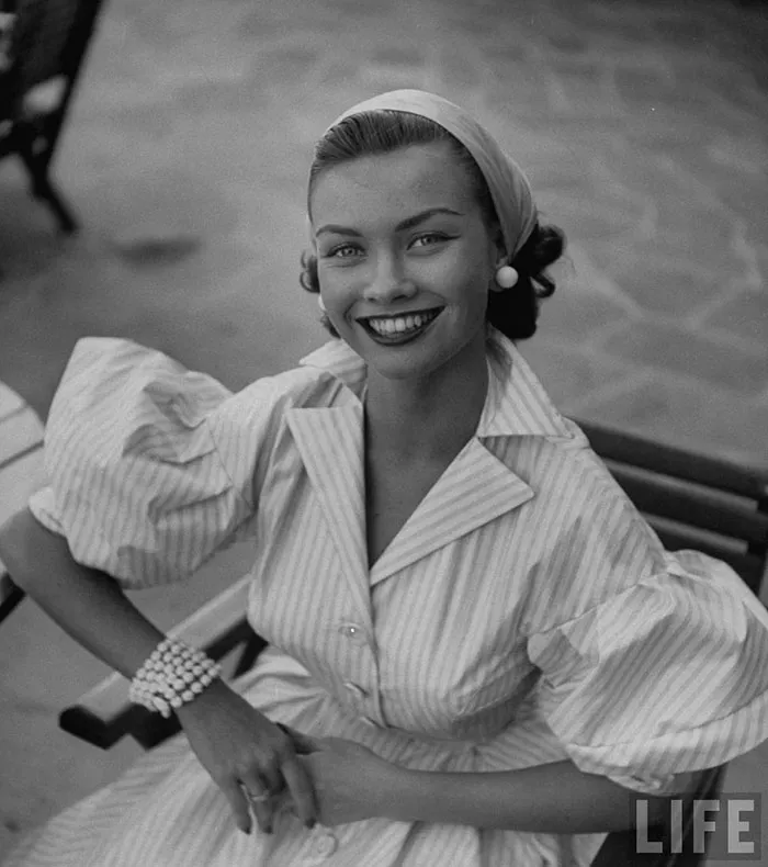 Women In 1940-1950s In Black And White Photos By Nina Leen
