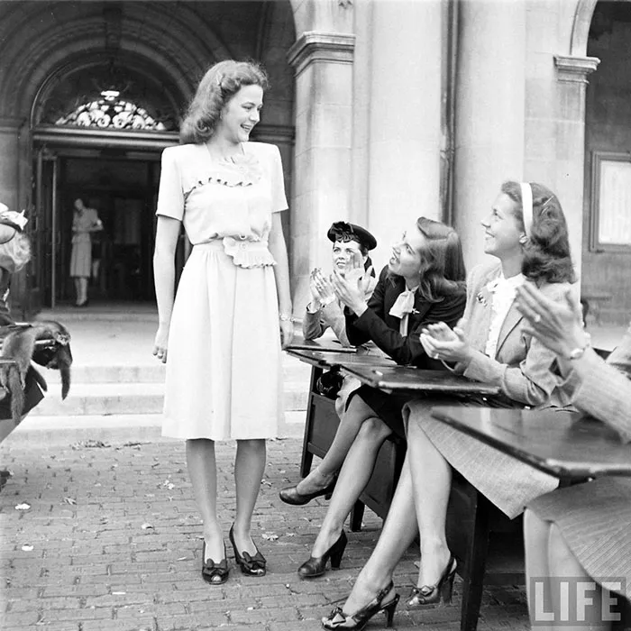 Women In 1940-1950s In Black And White Photos By Nina Leen
