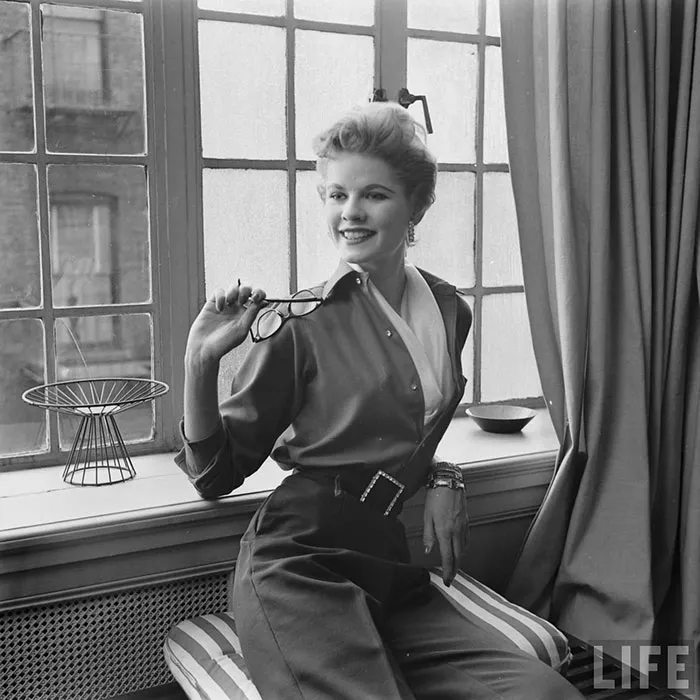 Women In 1940-1950s In Black And White Photos By Nina Leen