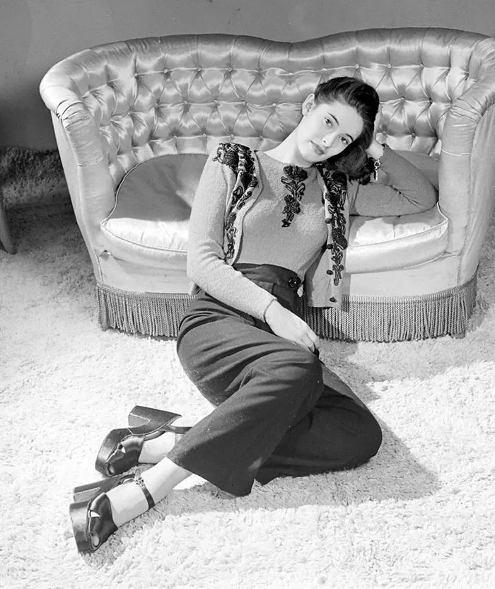 Women In 1940-1950s In Black And White Photos By Nina Leen