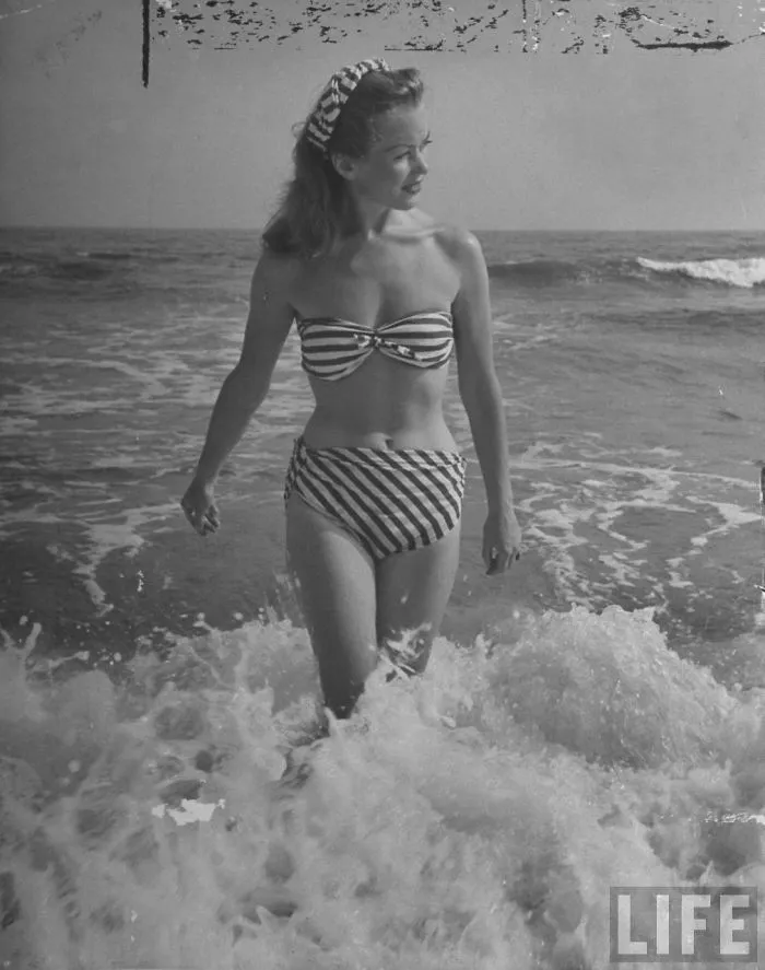 Women In 1940-1950s In Black And White Photos By Nina Leen