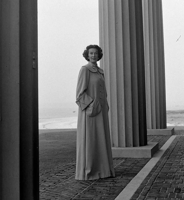 Women In 1940-1950s In Black And White Photos By Nina Leen