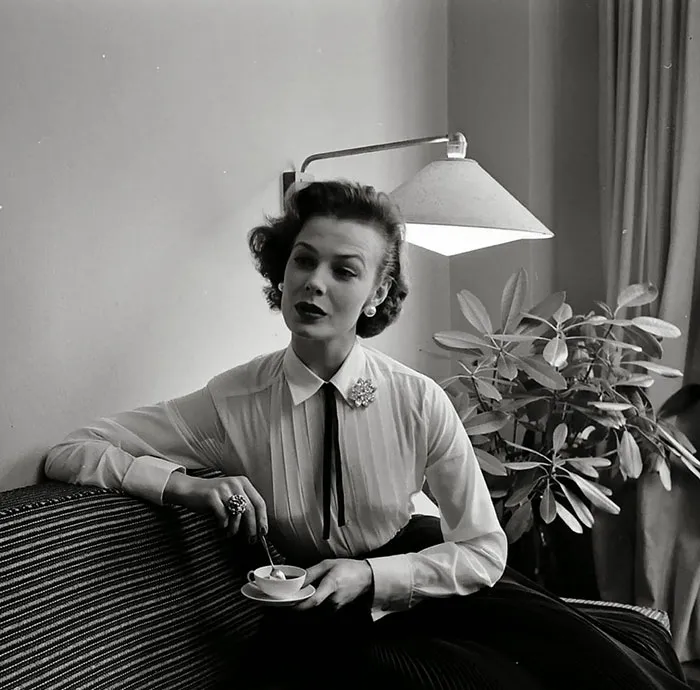 Women In 1940-1950s In Black And White Photos By Nina Leen