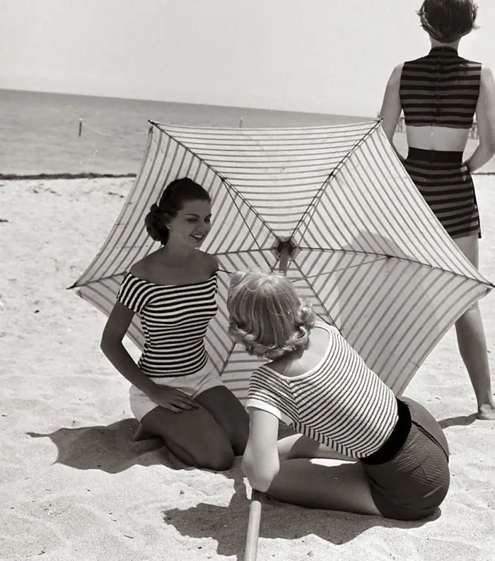 Women In 1940-1950s In Black And White Photos By Nina Leen