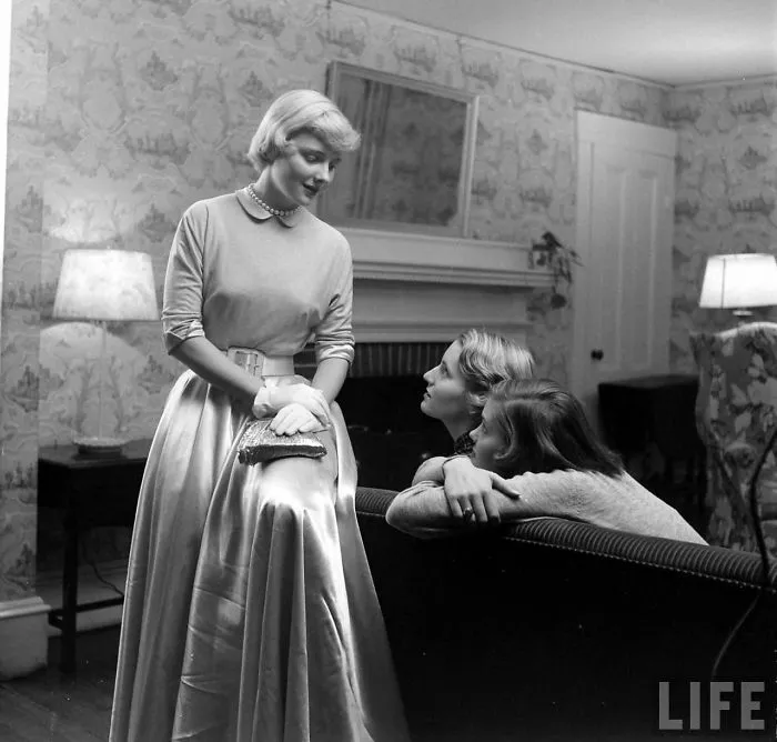 Women In 1940-1950s In Black And White Photos By Nina Leen