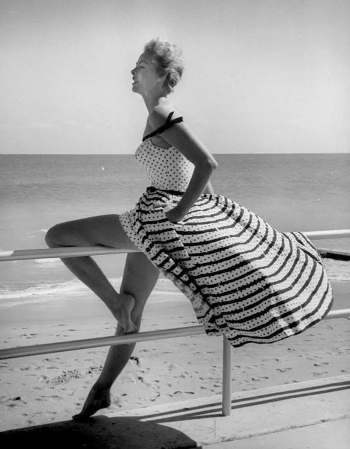 Women In 1940-1950s In Black And White Photos By Nina Leen