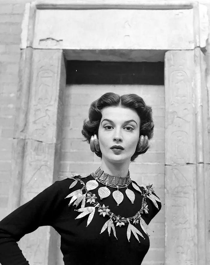 Women In 1940-1950s In Black And White Photos By Nina Leen