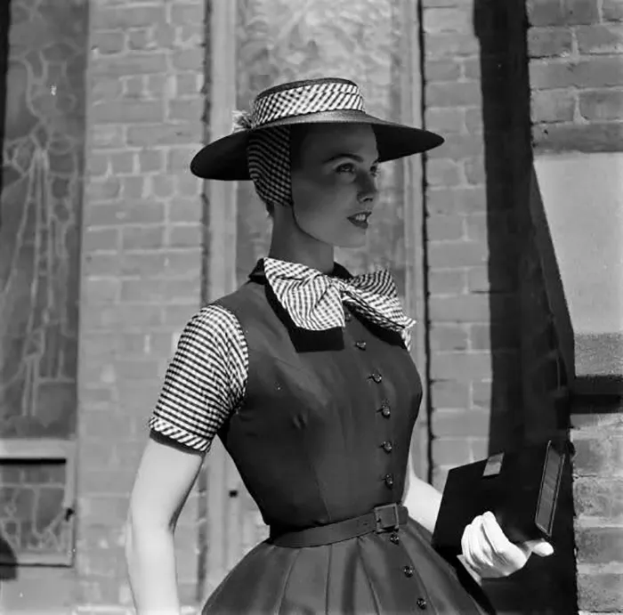 Women In 1940-1950s In Black And White Photos By Nina Leen