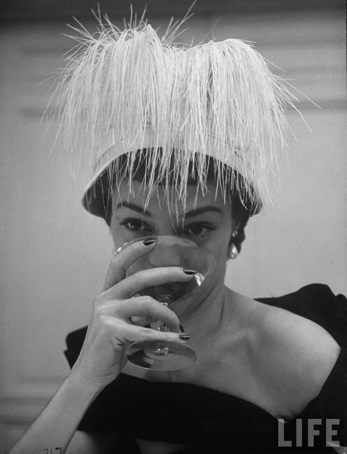 Women In 1940-1950s In Black And White Photos By Nina Leen