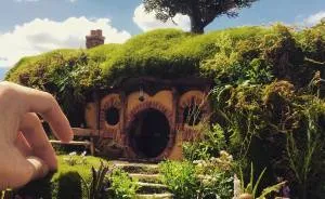 I Make Realistic Hand-Crafted Miniatures And Tiny Worlds In Dioramas