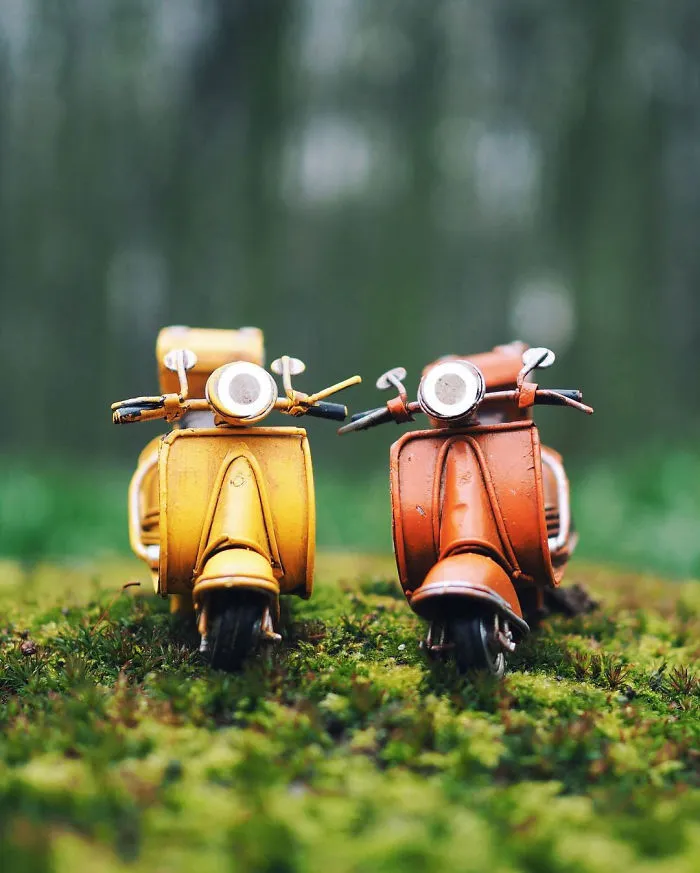 Tiny Vespas