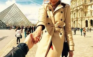 This Guy Does "one Date A Day" (in Paris)