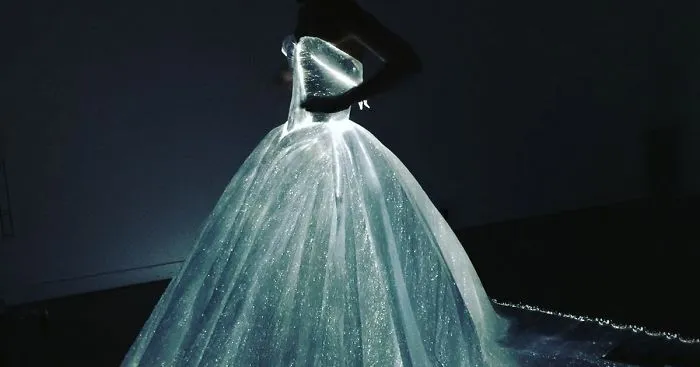 Glowing Dress Turns Claire Danes Into Cinderella At The Met Gala