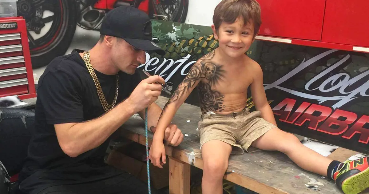 Artist Gives Sick Kids Awesome Tattoos To Make Life In Hospital More Fun