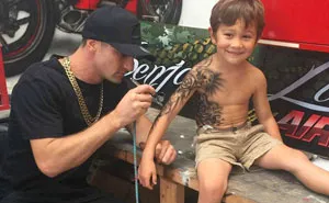 Artist Gives Sick Kids Awesome Tattoos To Make Life In Hospital More Fun