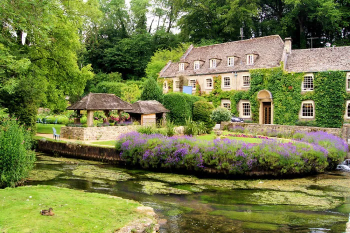 The Green & Pleasant Land – 10 Most Charming Small Towns In England