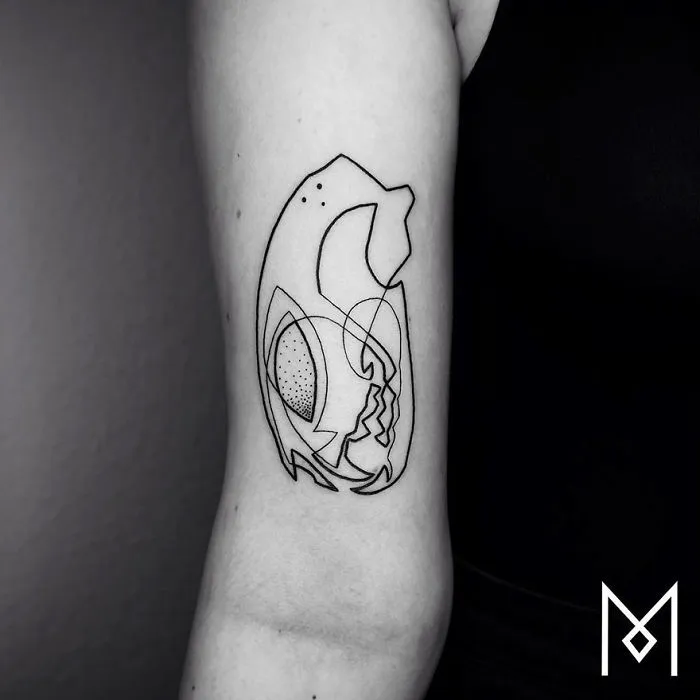 Minimalist single line tattoo on arm, featuring abstract shapes by an Iranian-German artist.