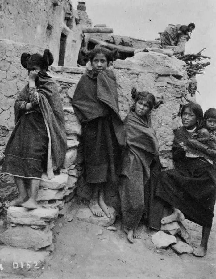 Hopi Girls, 1900