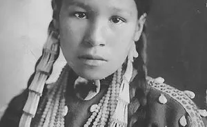 1800s-1900s Portraits Of Native American Teen Girls Show Their Unique Beauty And Style (36 Pics)