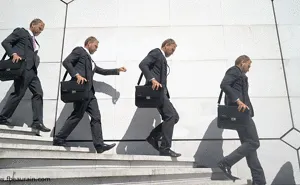 I Create GIFs Showing The Sad Reality Of A 9-to-5 Office Employee Life