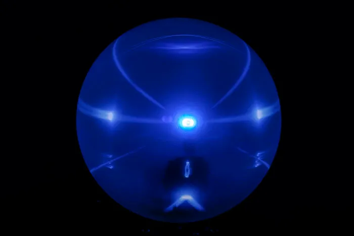 We Recreate Beautiful Atmospheric Ice Halos Using Spinning Glass Crystals