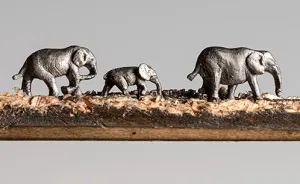 I Carved A Family Of Elephants Into A Pencil