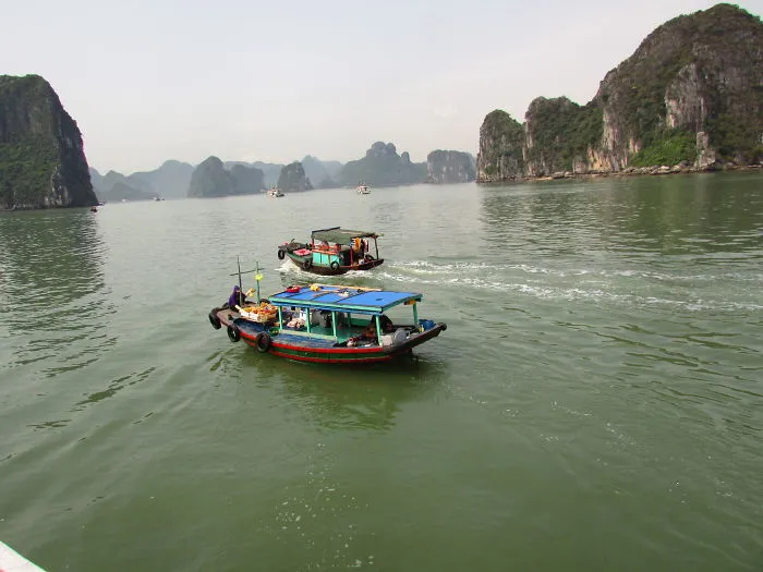 Ha Long Bay... Toi Chup No Trong Mot Chuyen Di Du Lich...