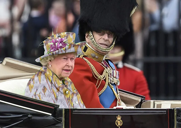 Yo Dawg, I Heard You Like Queen.